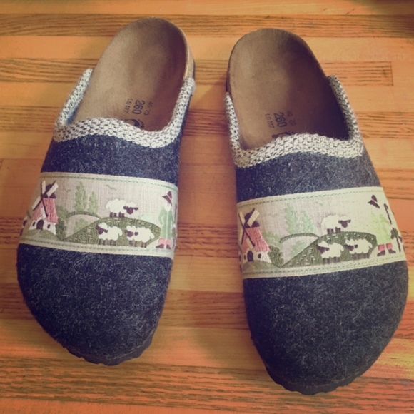 ISO Farm Sheep Windmill Clog - Picture 3 of 4